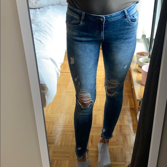 Zara ripped jeans - Picture 2 of 6